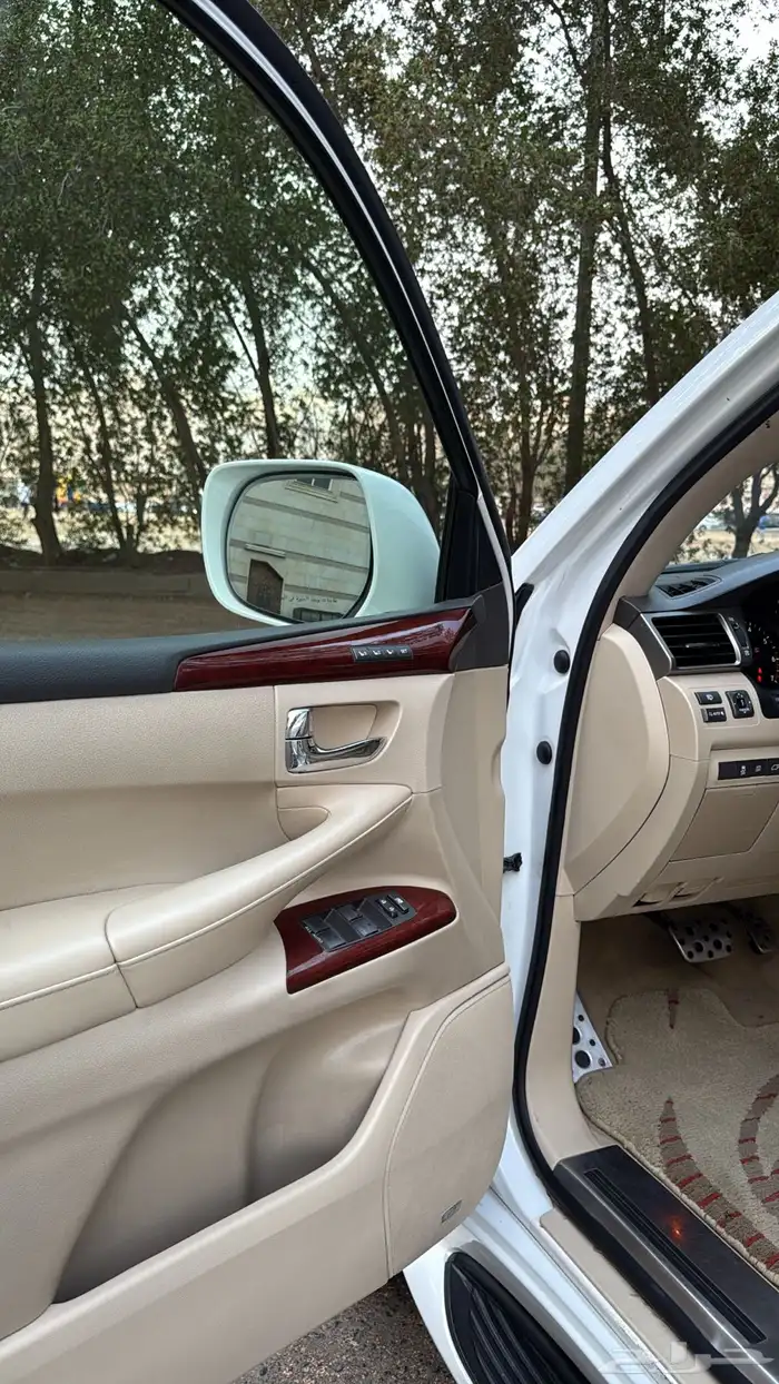 جيب لكزس 2014 17