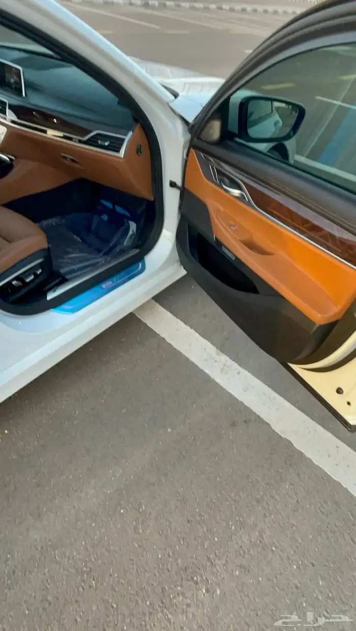 بي ام دبليو2017 فل كامل اعلى مواصفات740الموقع بريده 41