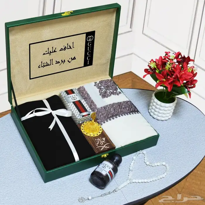 محتويات الصندوق ما يلي  صندوق أخضر  صندوق هدايا أنيق باللو 2