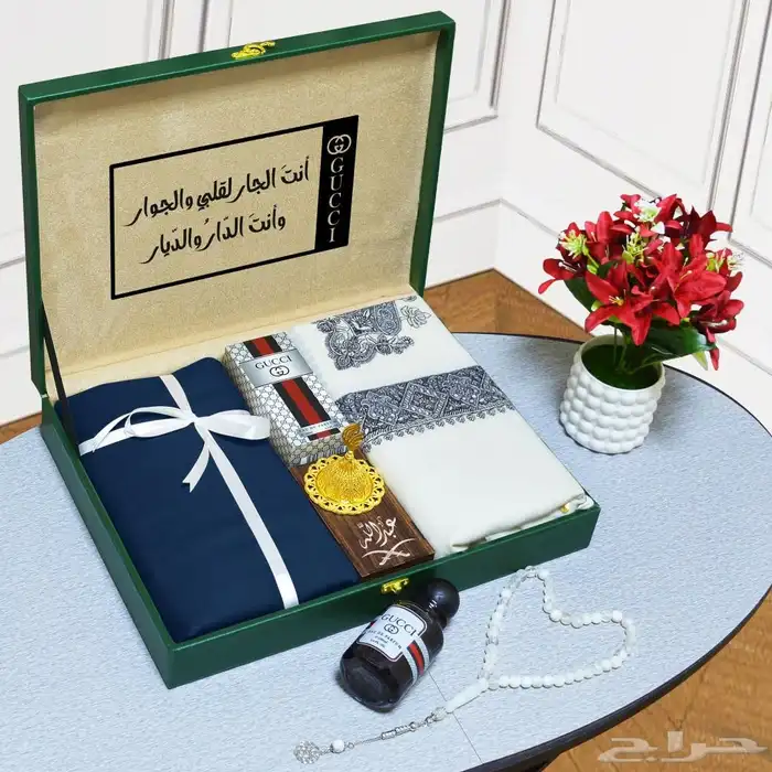 محتويات الصندوق ما يلي  صندوق أخضر  صندوق هدايا أنيق باللو 4