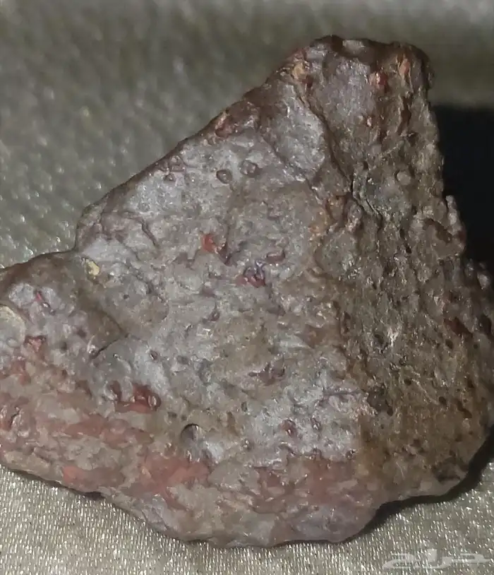 نيزك ..Red meteorite 1