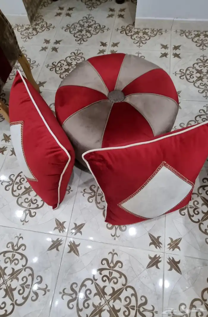 كنب 9 قطع معه 5 طوايل وستارته 9