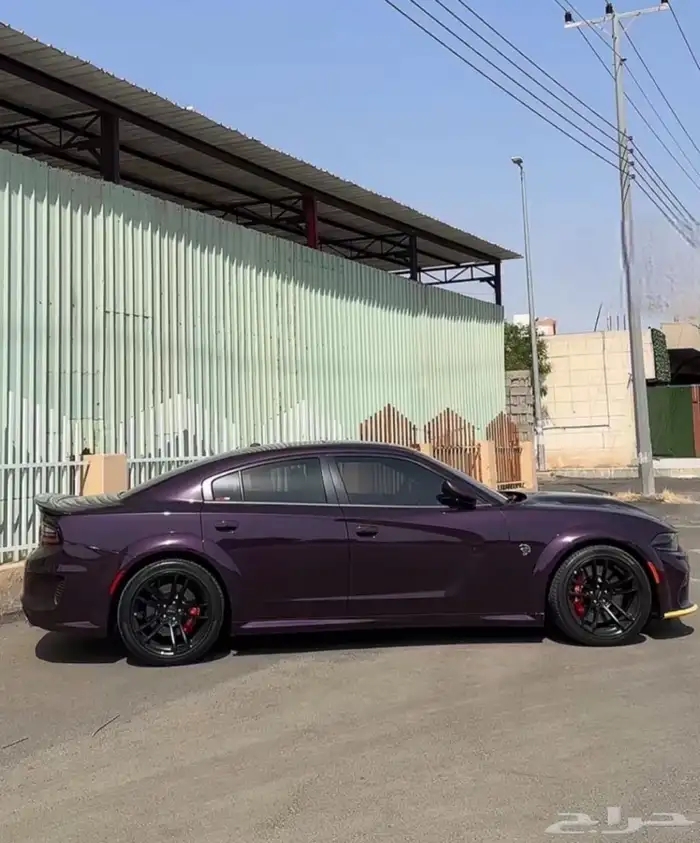 تشارجر هيلكات وايد بدي2022الوحيده بالمملكه باللون شبة اصفار 10