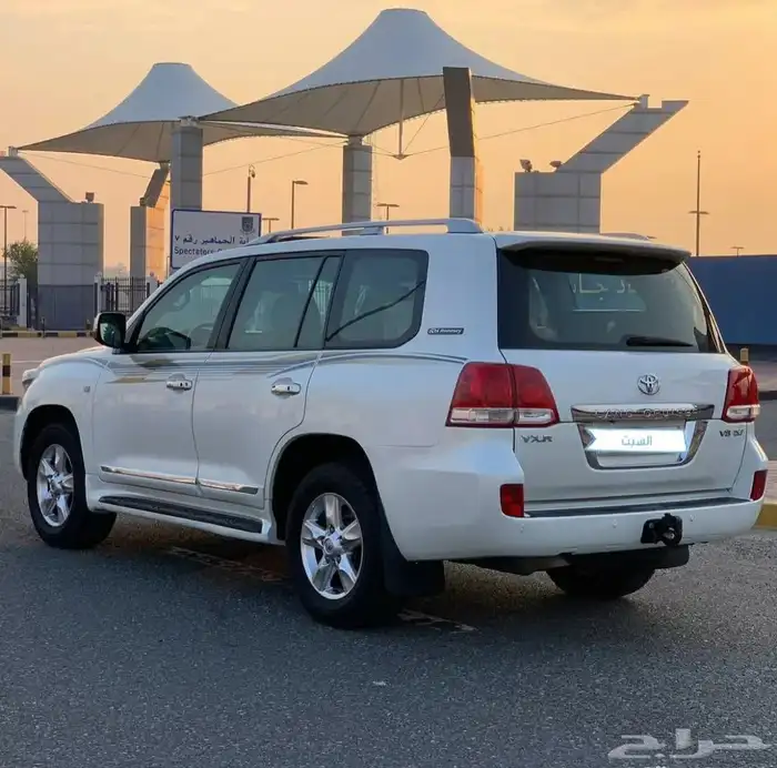 لاندكروزر VXR2011 1