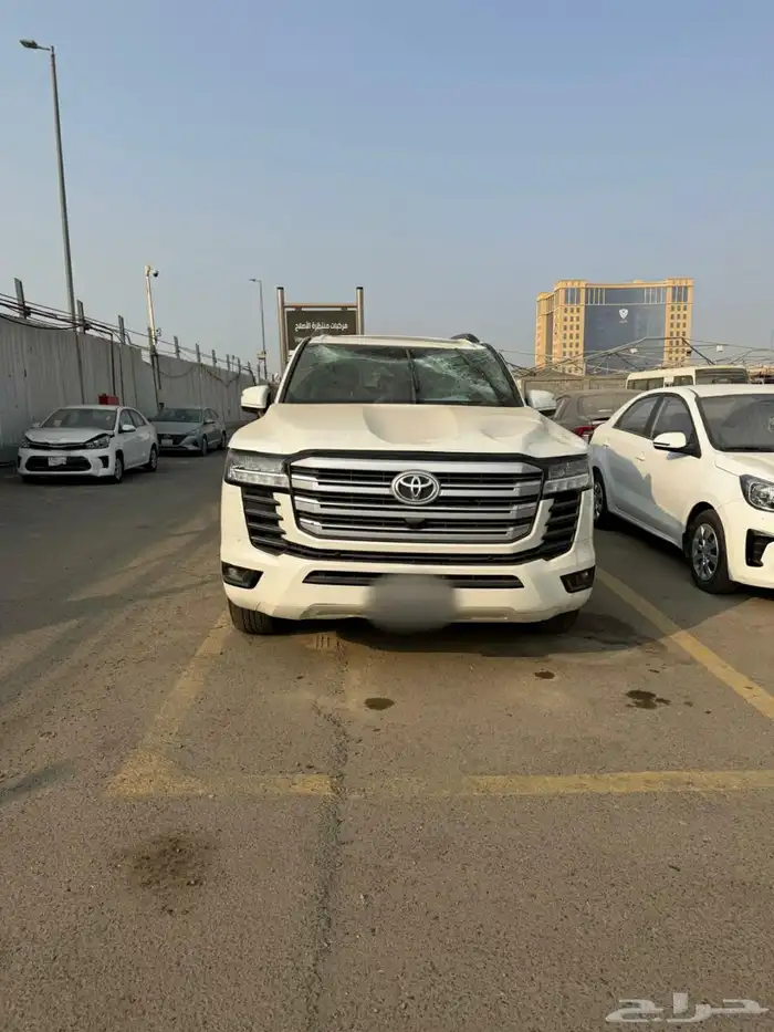 لاندكروزر مقلوب للبيع بحالتها ممشى 13 الف موديل 2025 1