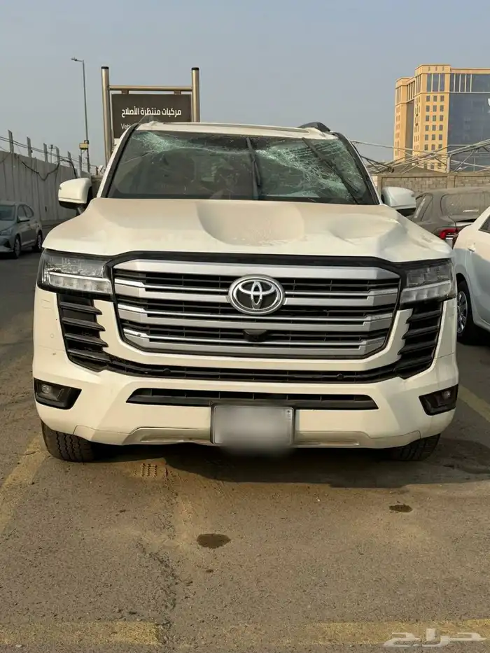 لاندكروزر مقلوب للبيع بحالتها ممشى 13 الف موديل 2025 2