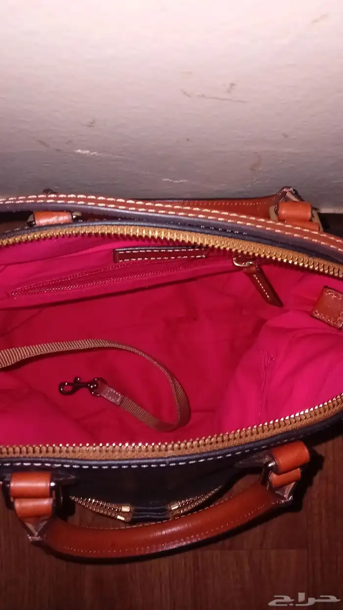 للبيع شنطة أصلية من Dooney   Bourke الشنطة بحالة ممتازة 1