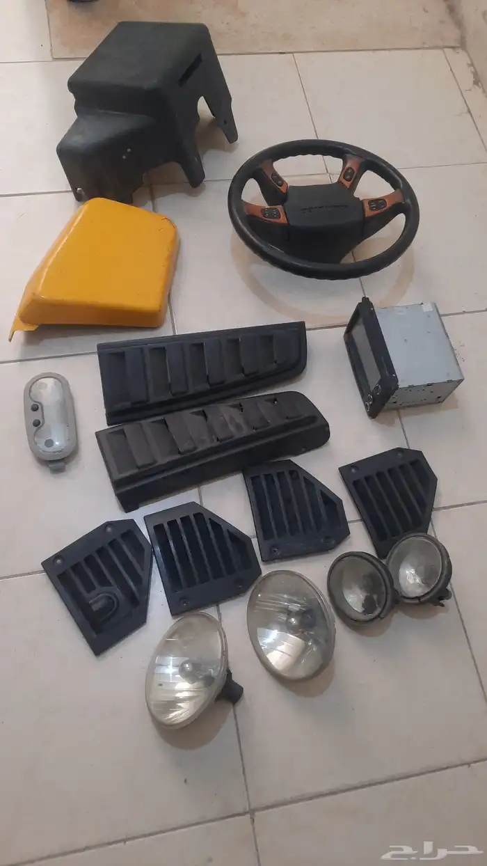 اغراض همر h2 موديل 2003 للبيع 1