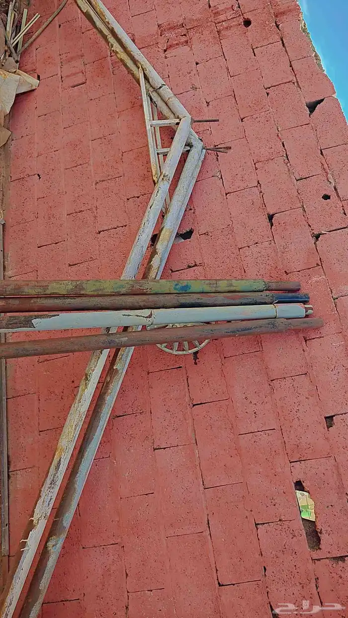 للبيع حديد خيمة أعمدة عدد4 وانطرة لسقف عدد 3 على السوم 2