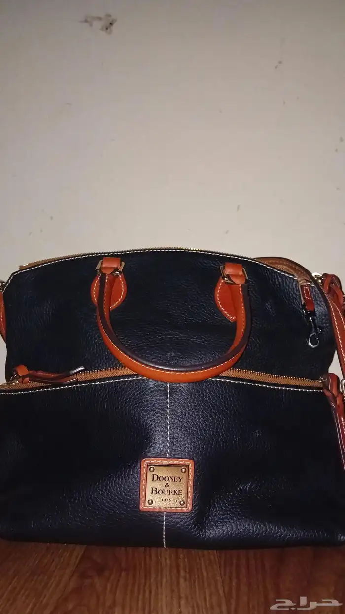 للبيع شنطة أصلية من Dooney   Bourke الشنطة بحالة ممتازة 0
