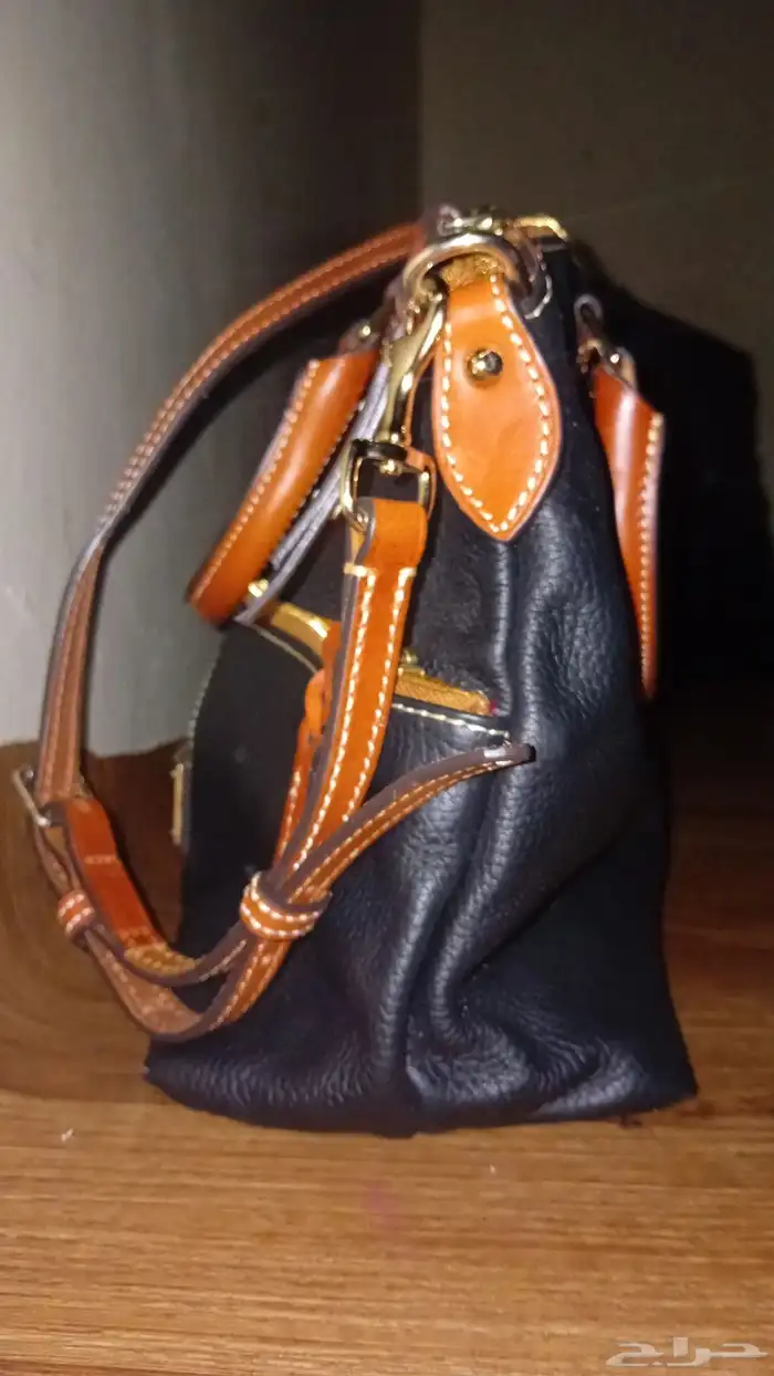 للبيع شنطة أصلية من Dooney   Bourke الشنطة بحالة ممتازة 2