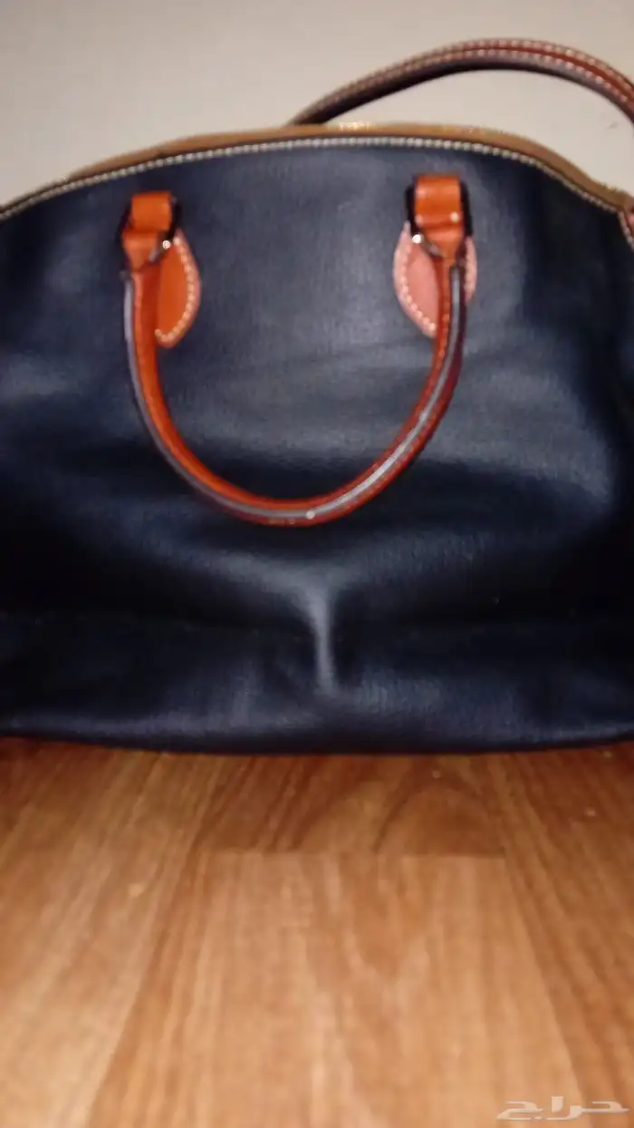 للبيع شنطة أصلية من Dooney   Bourke الشنطة بحالة ممتازة 4