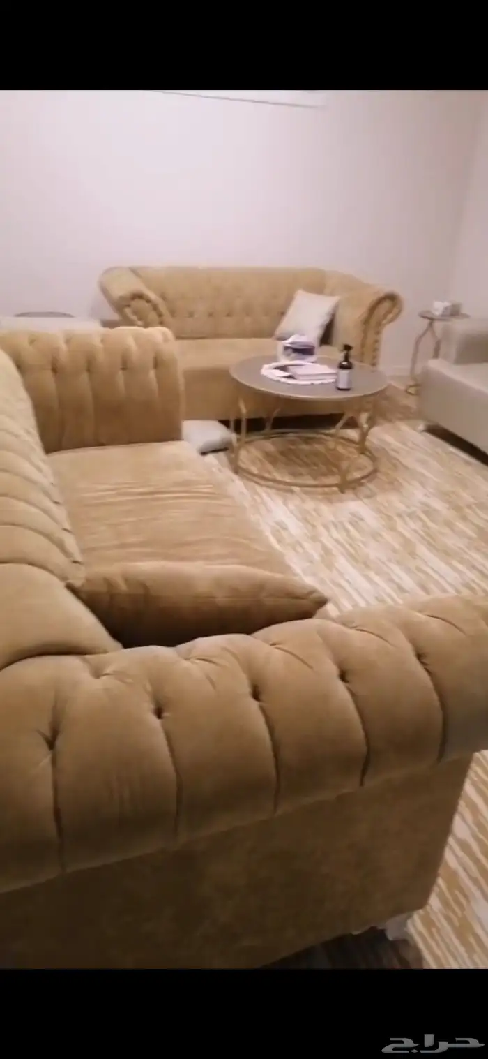 كنب للبيع خمس قطع وثلاث طاولات 3