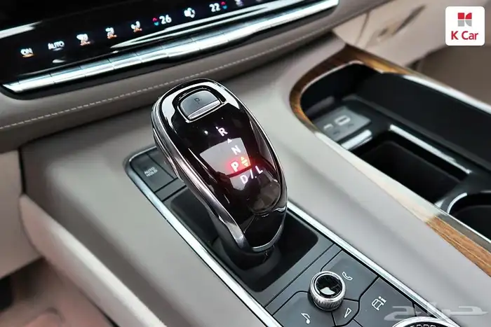 اسكاليد موديل 2023 لون اسمنتي داخلي اوف وايت سبورت بلاتينيوم 13