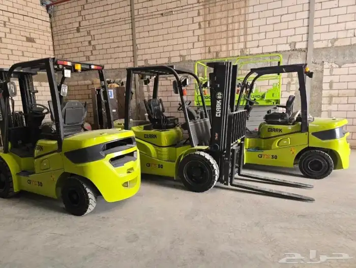 رافعه شوكية فوركلفت للايجار 0
