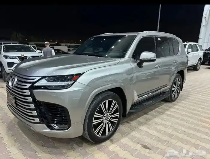 لكزس LX600 موديل 2022 فل كامل BB نظيف جدآ 0