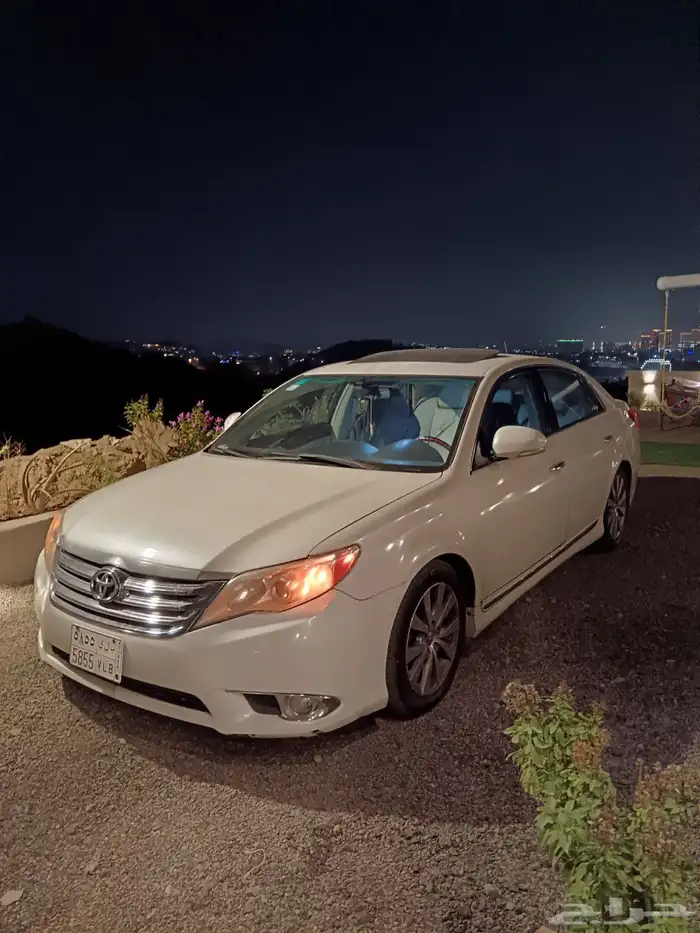 للبيع السياره افالون مديل 2012 ليمتيد 23