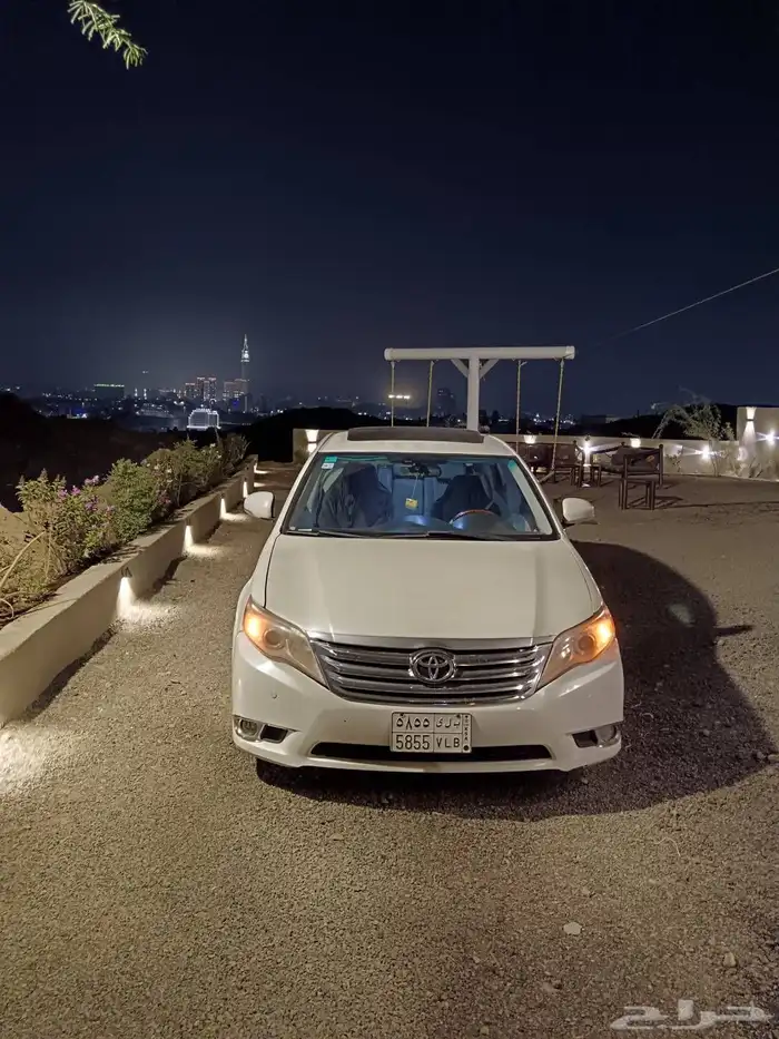 للبيع السياره افالون مديل 2012 ليمتيد 24