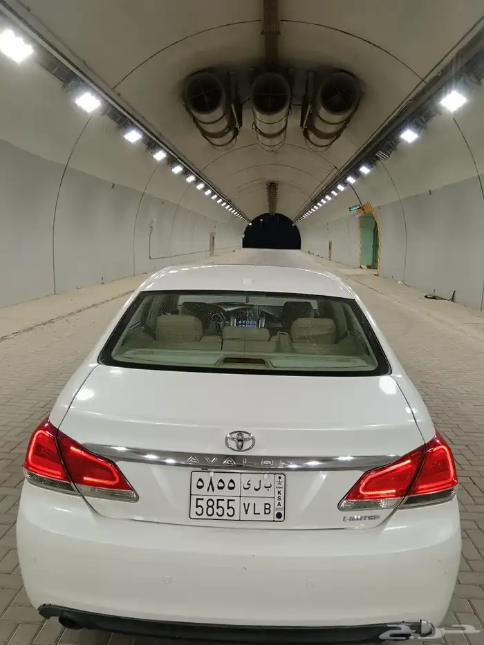 للبيع السياره افالون مديل 2012 ليمتيد 9