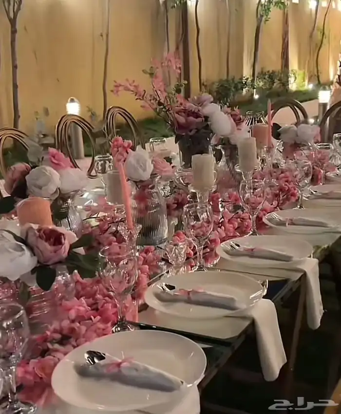 تاجير كراسي طاولات كنب جلسات مكيفات كراسي بار طاولات هاي تي 16