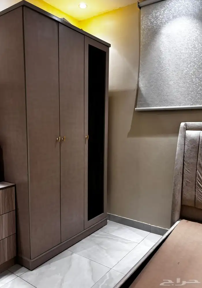 دولاب استخدام نظيف جدا 0