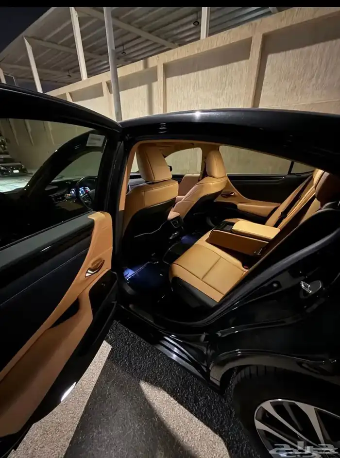 سياره لكزس 3