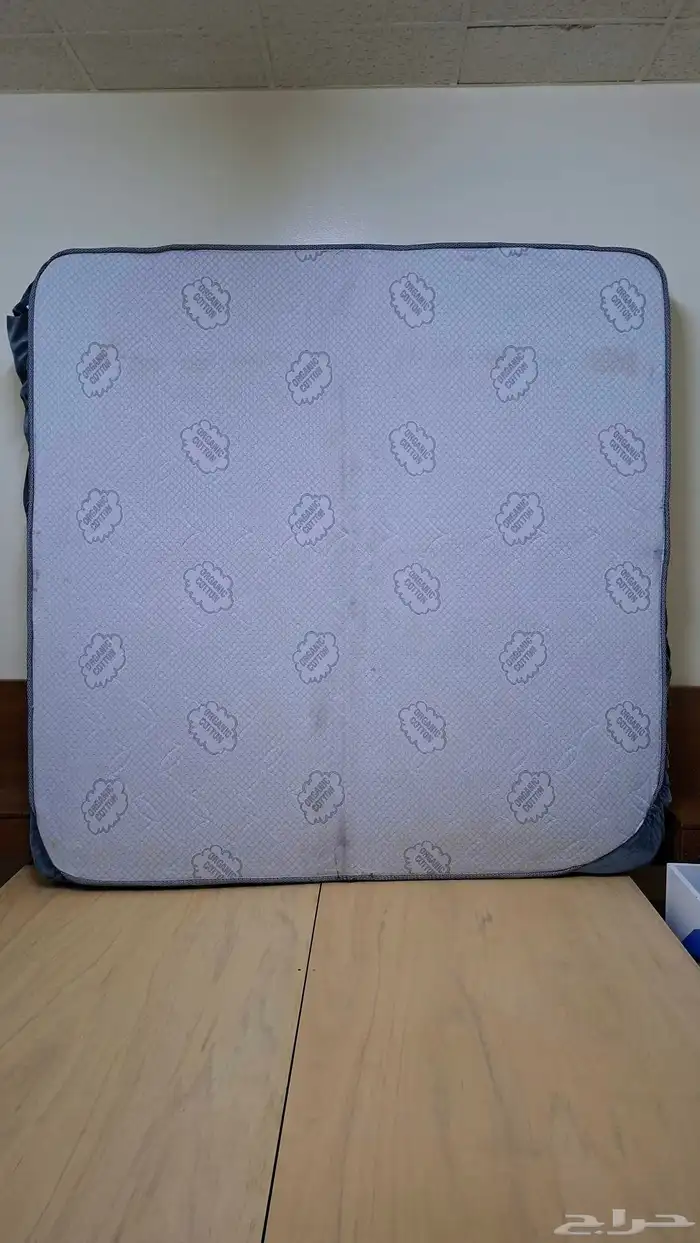 مرتبة غرفة نوم فخمه من العيدي مترين في مترين( لوجه الله) 0