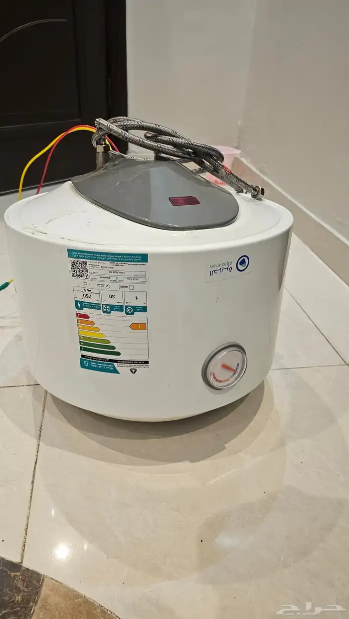 سخان 30 لتر الجزيرة شبه جديد220ريال 3