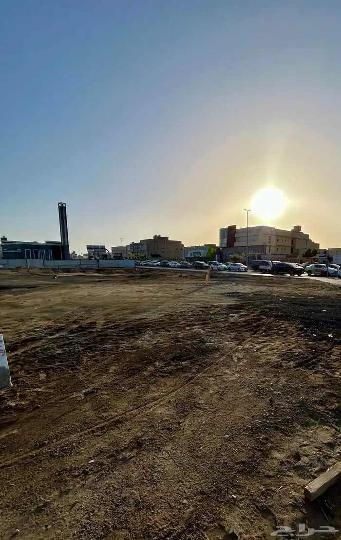 ارض تجاريه مميزه للإستثمار على شارعين تجاريين 1