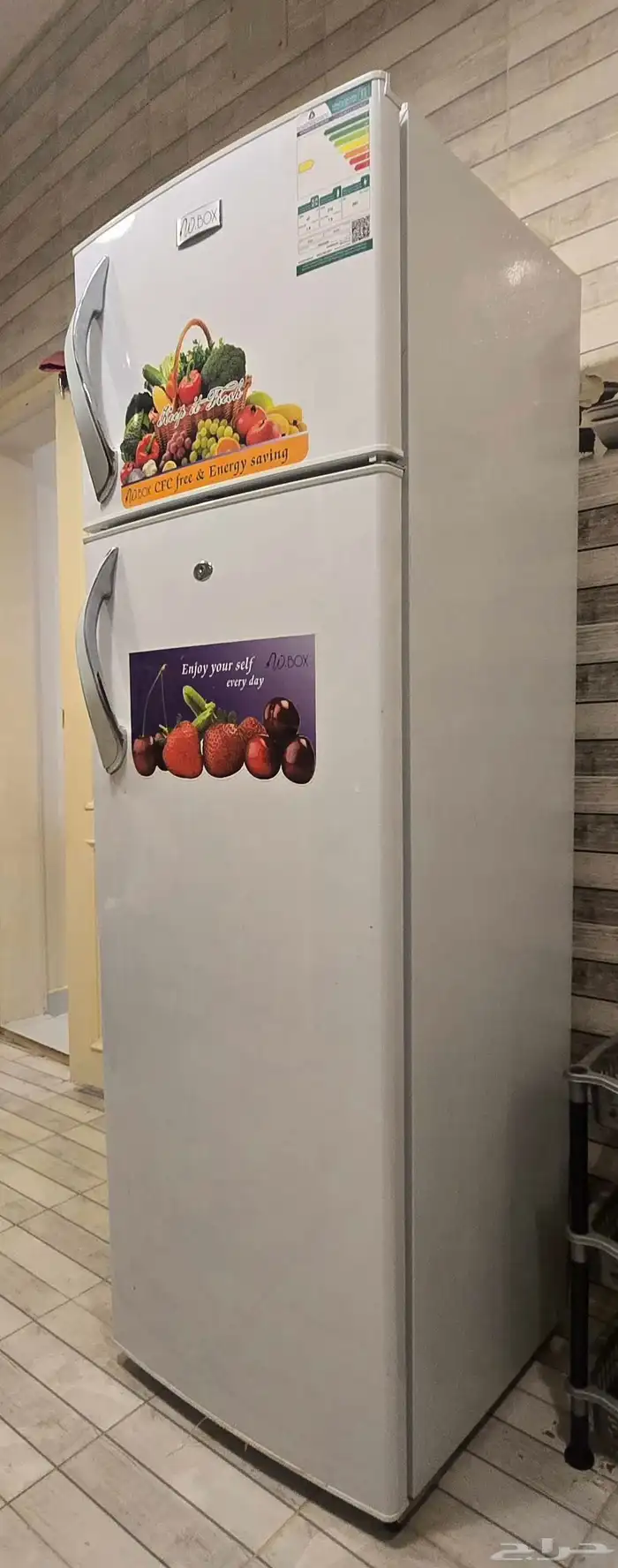 ثلاجة متوسطة الحجم للبيع 0