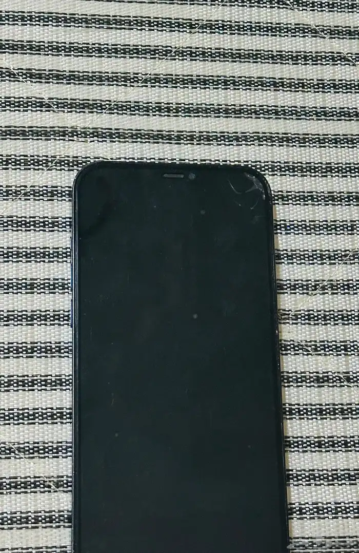 ايفون12 برو ماكس 2