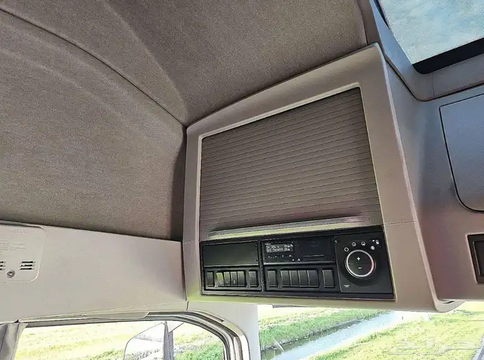 راس شاحنة فولفو 8