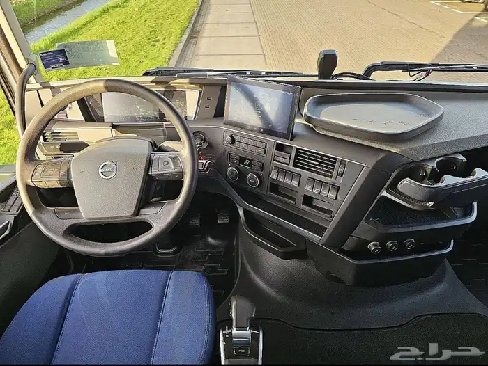 راس شاحنة فولفو 4