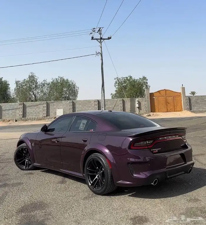 تشارجر هيلكات وايد بدي2022الوحيده بالمملكه باللون شبة اصفار 9