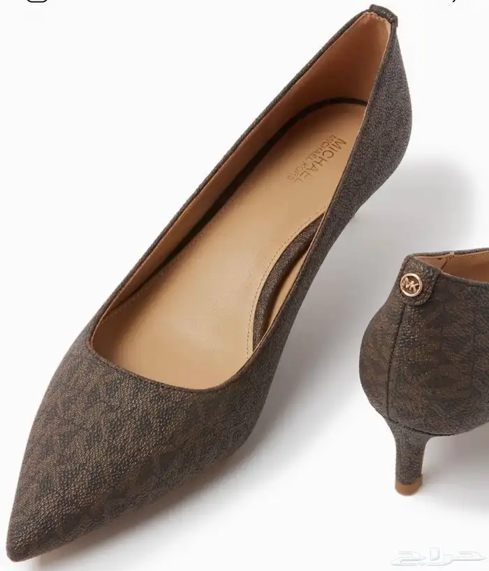 كعب نسائي بني من ماركة MK انيق وعملي ورسمي 0