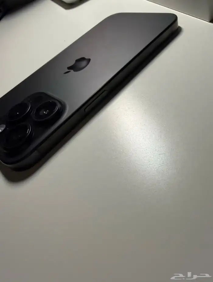 أيفون 15برو 256 اسود 4
