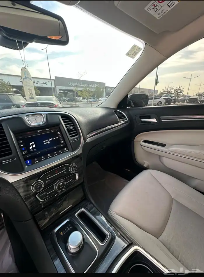 كرايسلر c300 2021 4