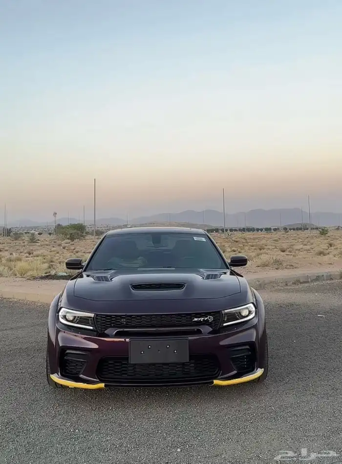 تشارجر هيلكات وايد بدي2022الوحيده بالمملكه باللون شبة اصفار 0