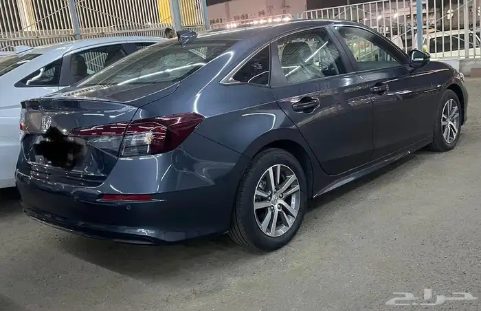 هوندا سيفك LX موديل 2025 عداد قليل جدا 7