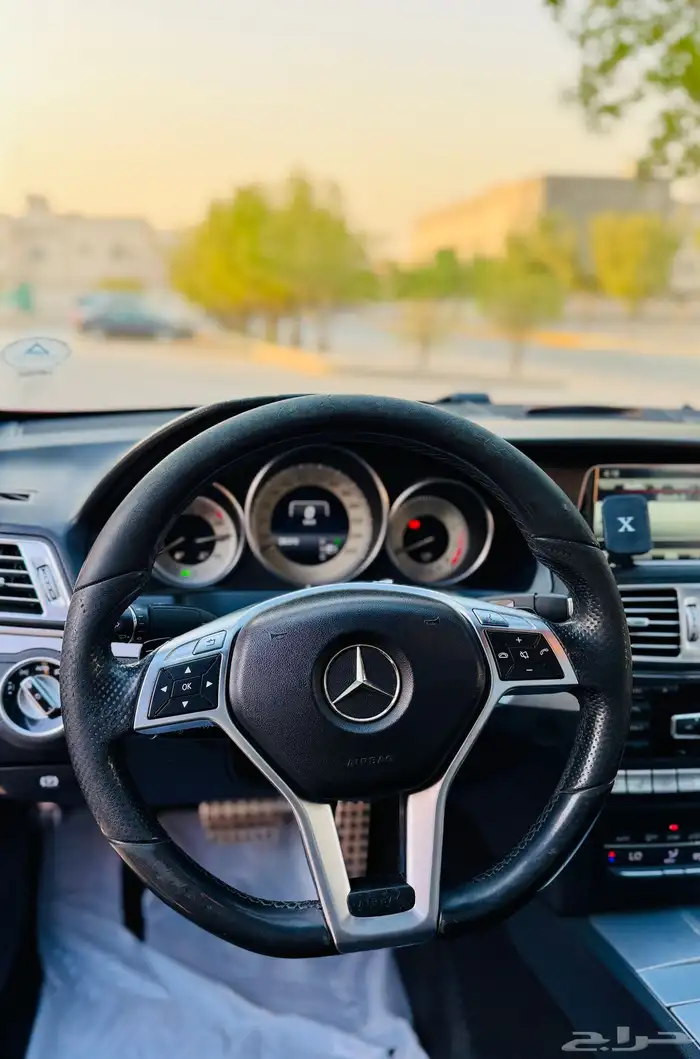 مرسيدس ((2014))E400بحاله ممتازه 14