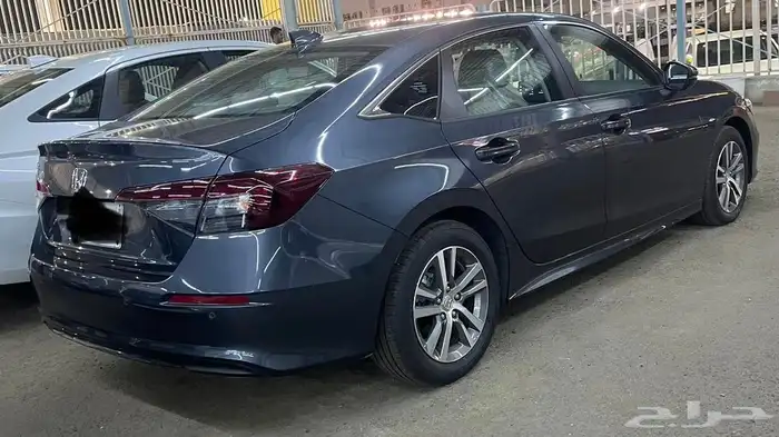 هوندا سيفك LX موديل 2025 عداد قليل جدا 6