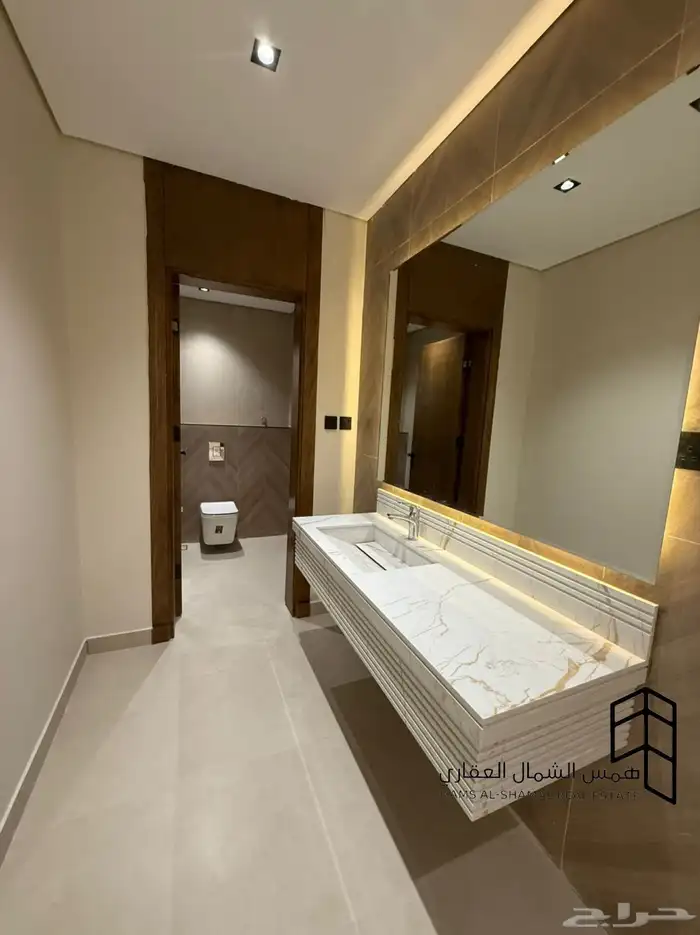 للبيع فيلا نص ارض حي الفلاح 8