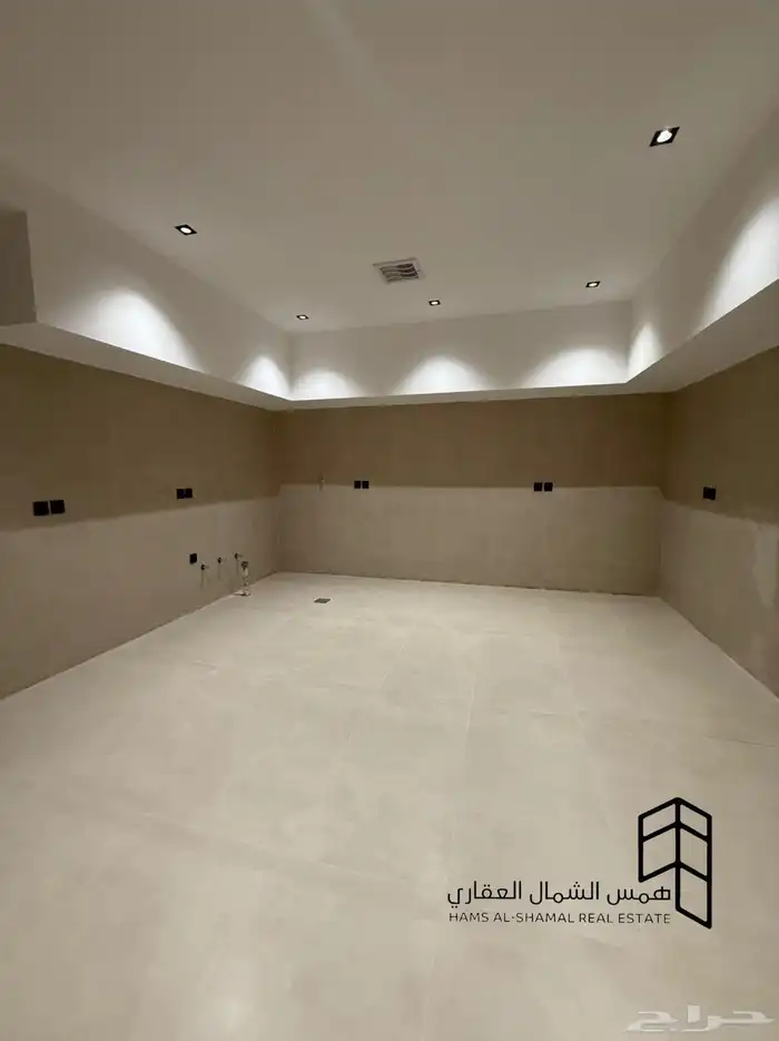 للبيع فيلا نص ارض حي الفلاح 7