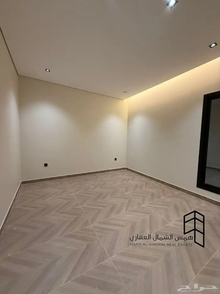 للبيع فيلا نص ارض حي الفلاح 6