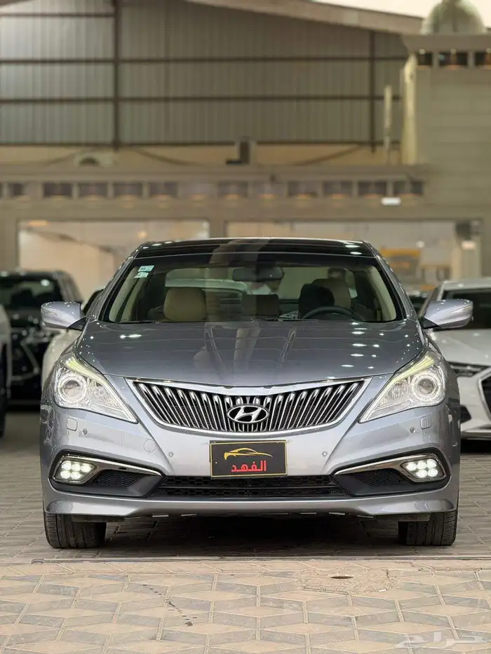 للبيع ازيرا 2016 فل كامل مخزن 4