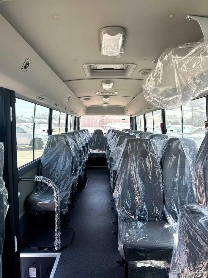 باص هيونداي 23 و 26 راكب 3