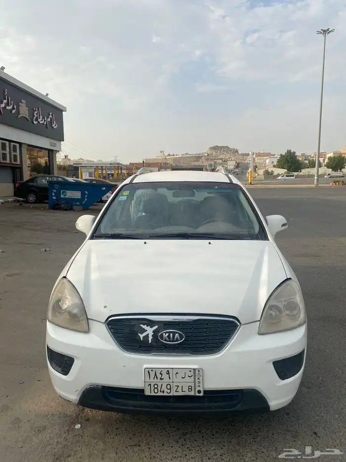 كيا كارينز 2011 2