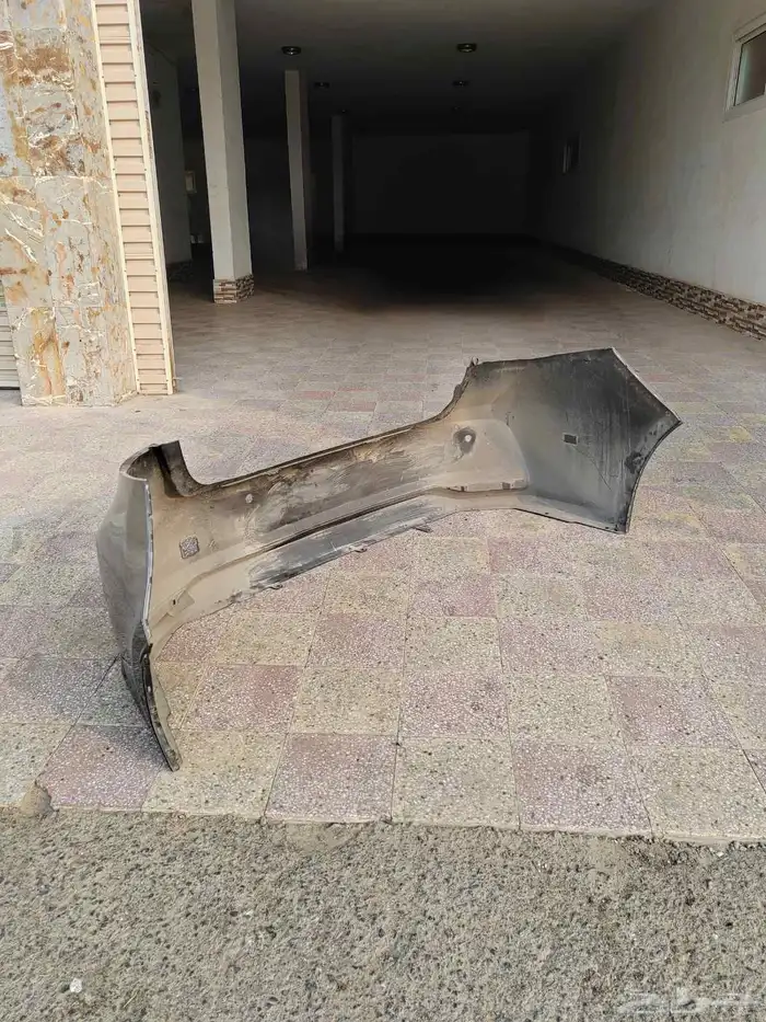 تويوتا كورولا 2023 (لون رمادي) صدام خلفي 2