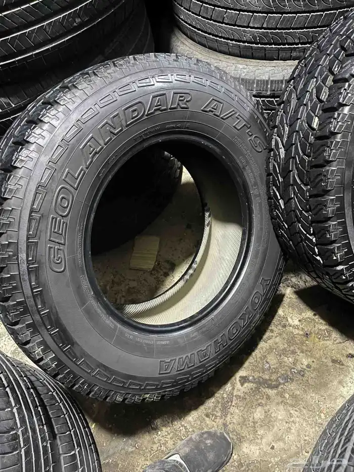 نعرض لكم كفرات يوكوهاما ياباني نص حجري اخو الجديد 265 70 17 2