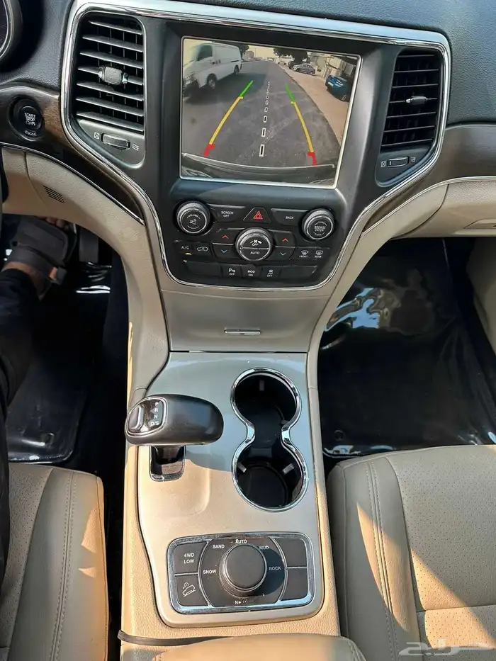 جراند شروكي 8 سلندر ليمتد 2015 14